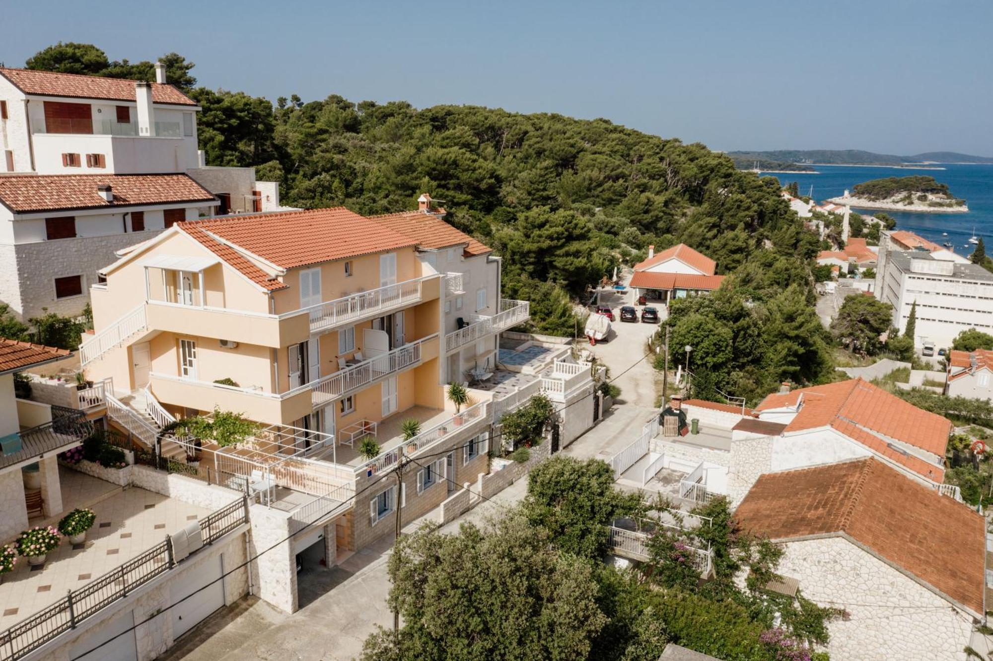 Apartments Sunny Elza Hvar Town Kültér fotó